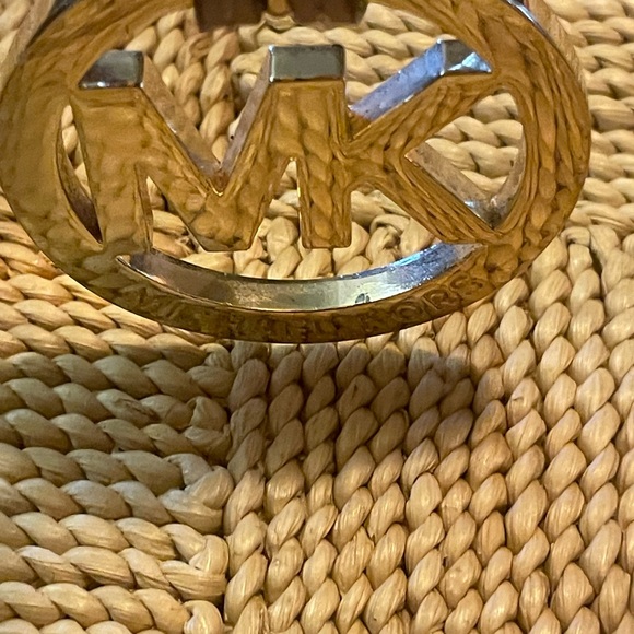 MK  PURSE Charm Tassel - Picture 7 of 16
